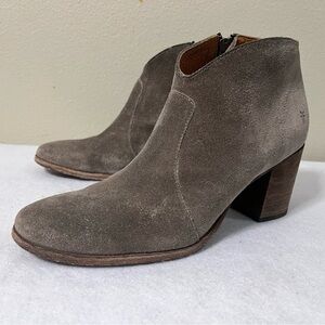 Women's Frye Nora Zip Short tan suede Ankle Boots Size 7.5